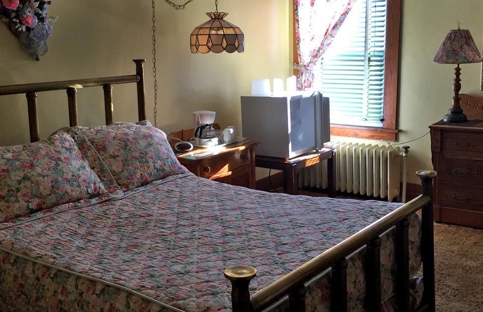 The Stone House Motel & Motor Lodge Ticonderoga Bagian luar foto