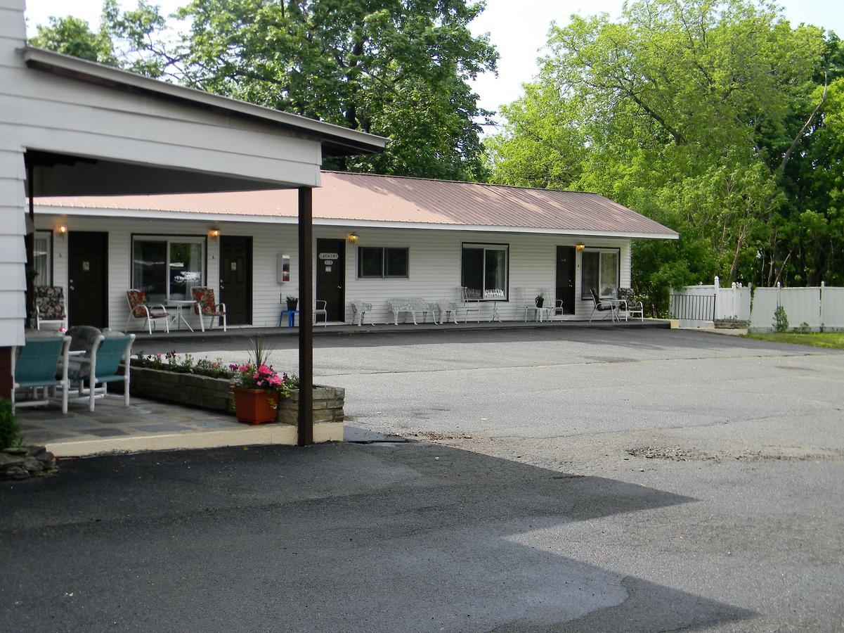 The Stone House Motel & Motor Lodge Ticonderoga Bagian luar foto