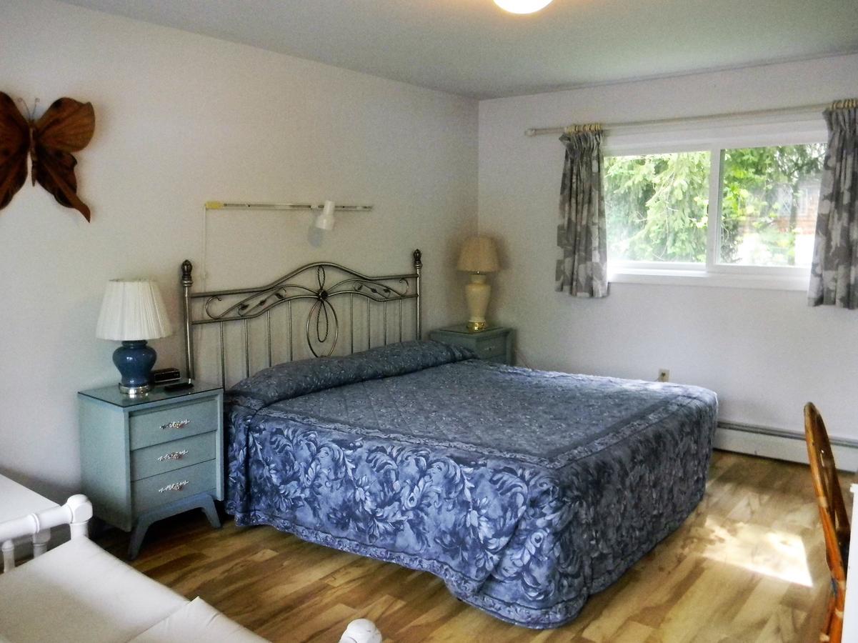 The Stone House Motel & Motor Lodge Ticonderoga Bagian luar foto